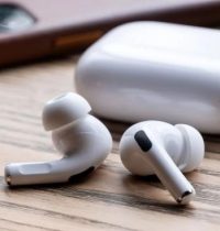 苹果被曝计划明年进行促销活动 买iPhone送AirPods